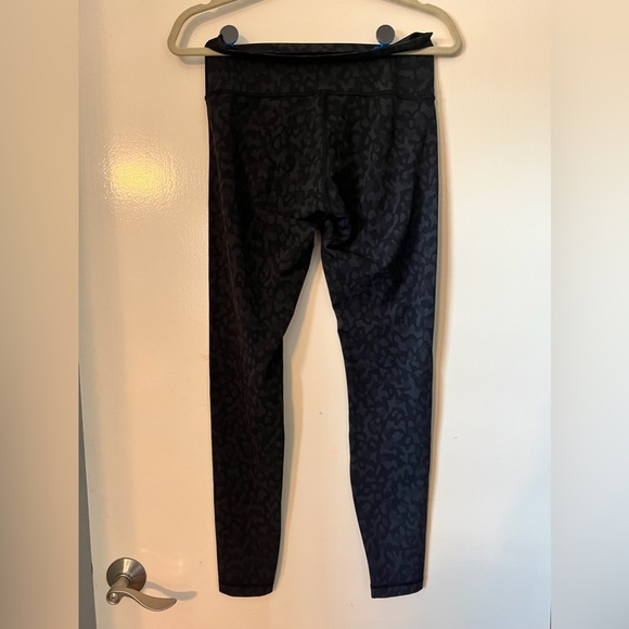 Lululemon Wunder Under - Picture 2 of 3